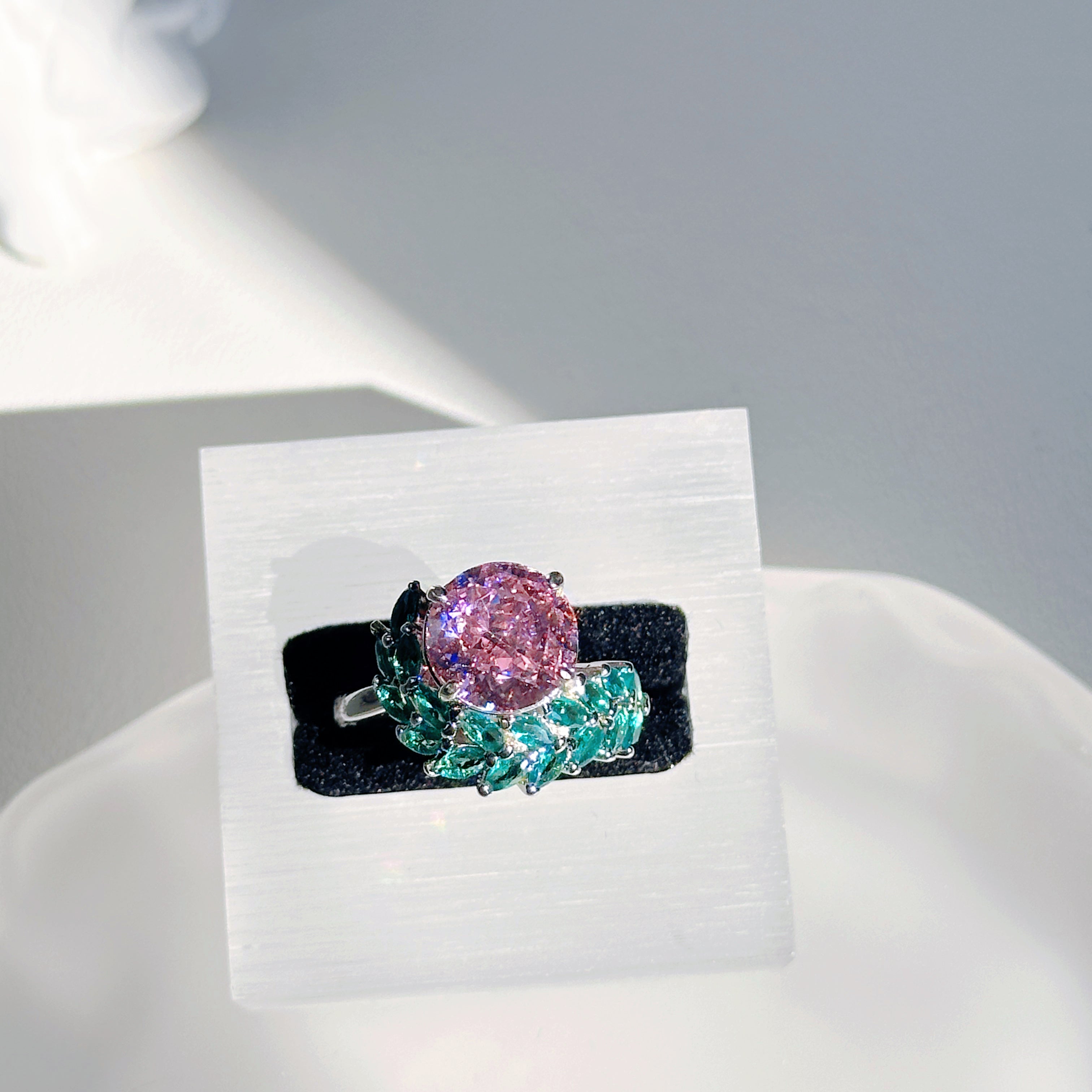 Ice Bloom Ring – Ice-Cut High Carbon Diamond Round Ring | 7 Colors Adjustable