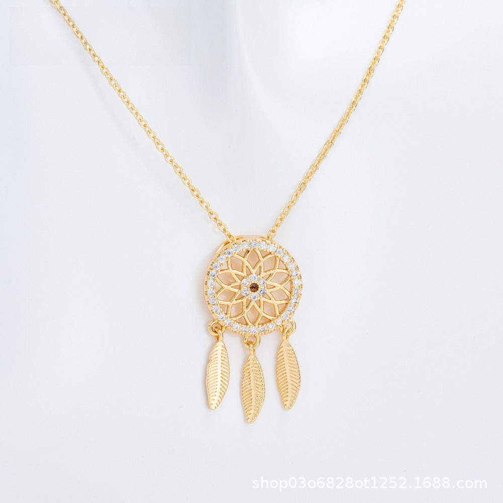 Paperclip Three‑Stone Necklace – 10 Minimalist Designs
