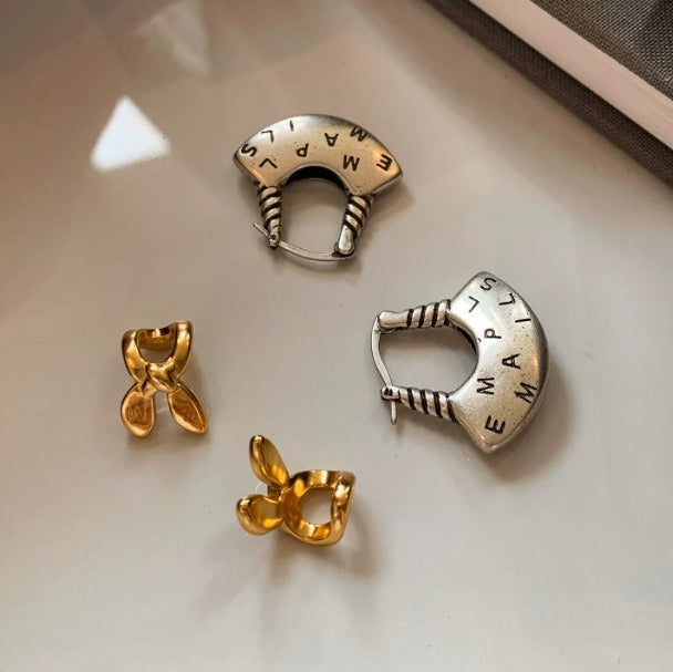 Small Fragrance Style Bow Earrings – Retro Gold/Silver Tone for Everyday Elegance