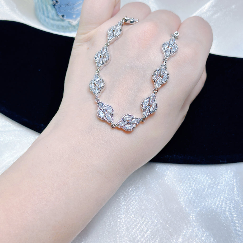Lucky Four-Leaf Bracelet – White & Purple Zirconia Clover Charm | Stackable Everyday Jewelry