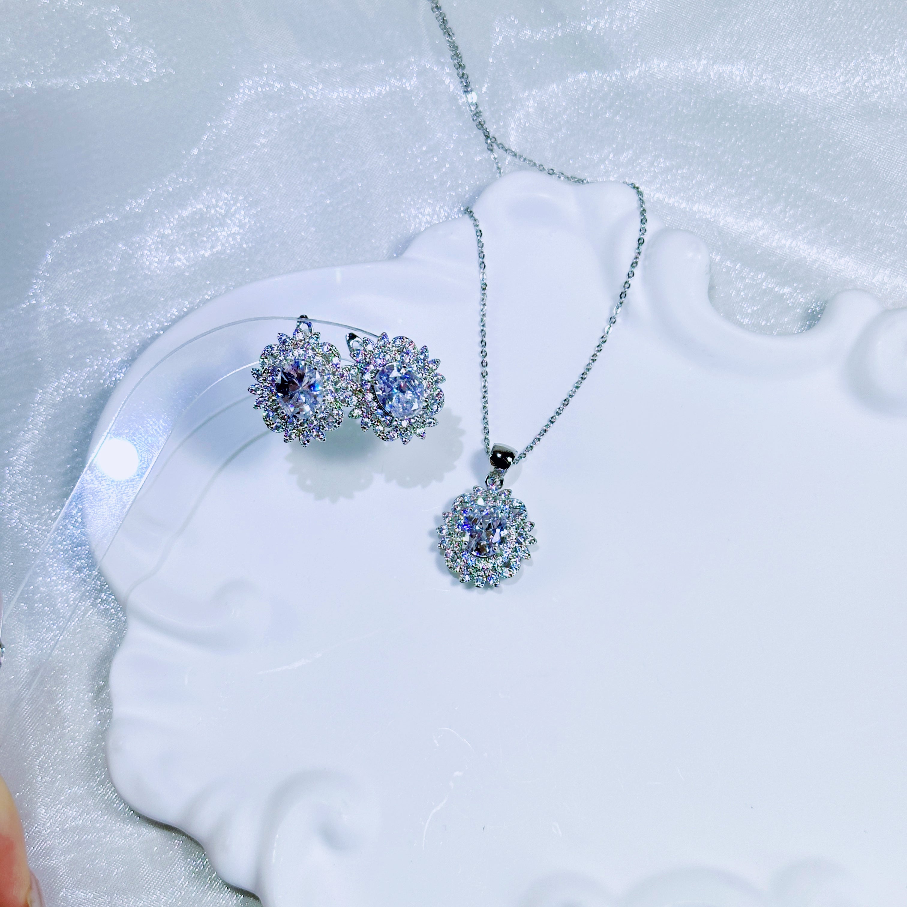 The Eternal Sunflower Duo Set – Necklace & Earrings for Bride & Bridesmaids | Silver/Gold with White/Purple Zirconia