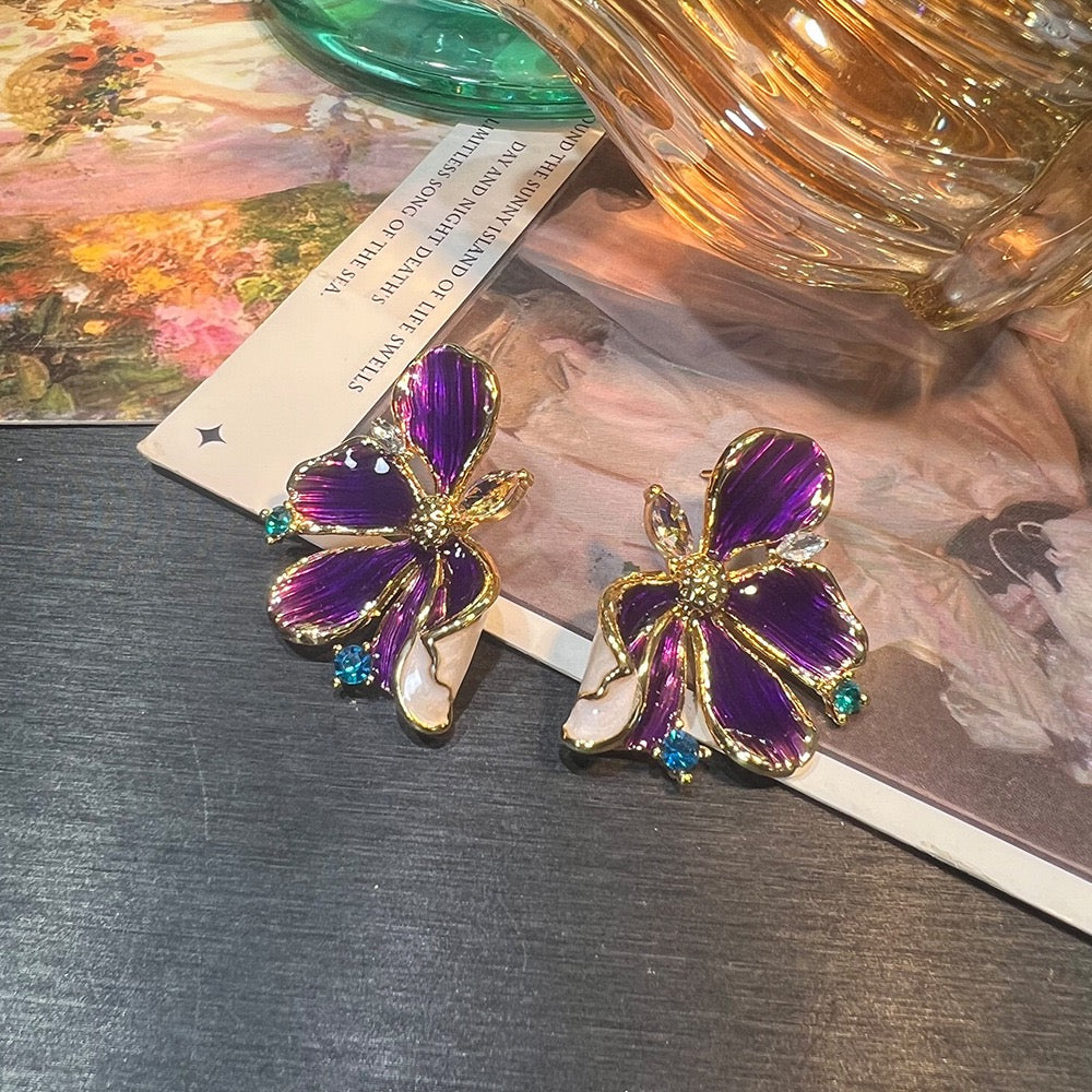 Pale Luna Violet Petal: Impressionist Floral Stud Earrings in S925 Sterling Silver