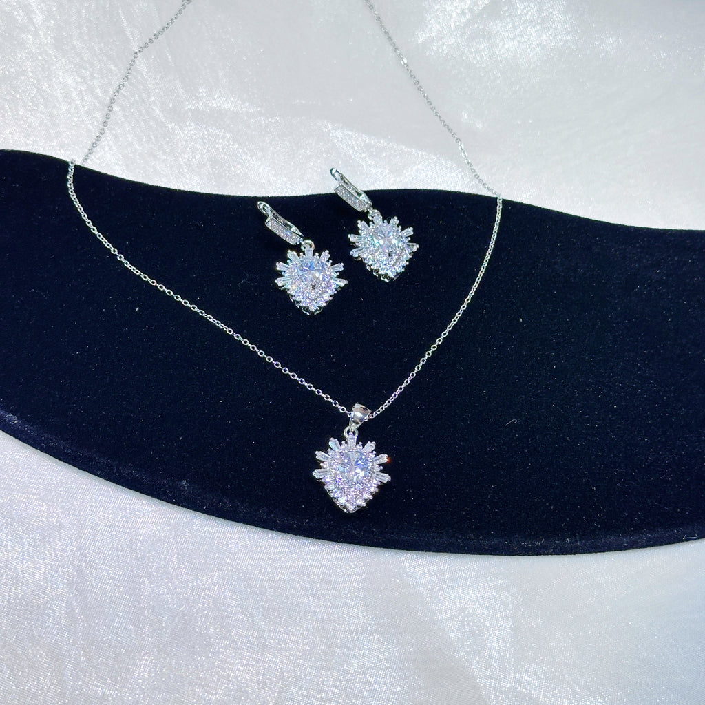 Pure Radiance Set – Minimalist Silver Necklace & Earrings