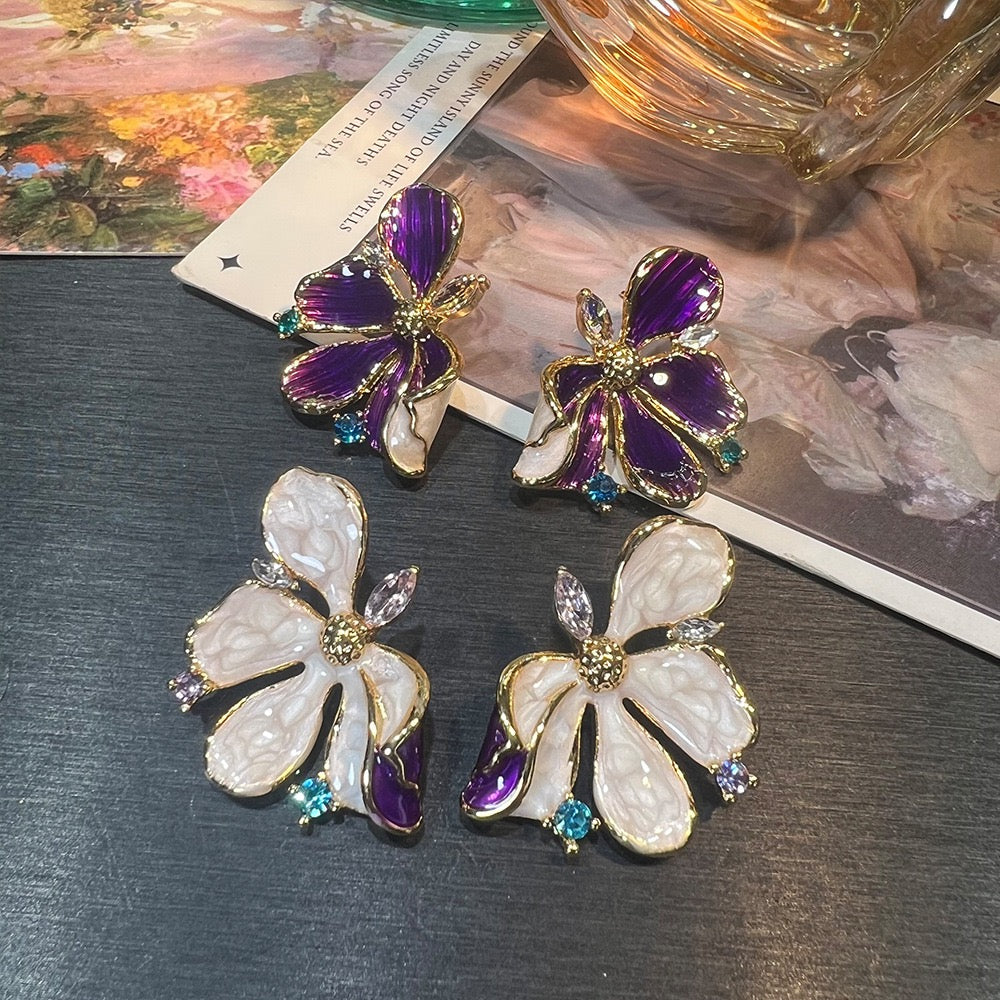 Pale Luna Violet Petal: Impressionist Floral Stud Earrings in S925 Sterling Silver