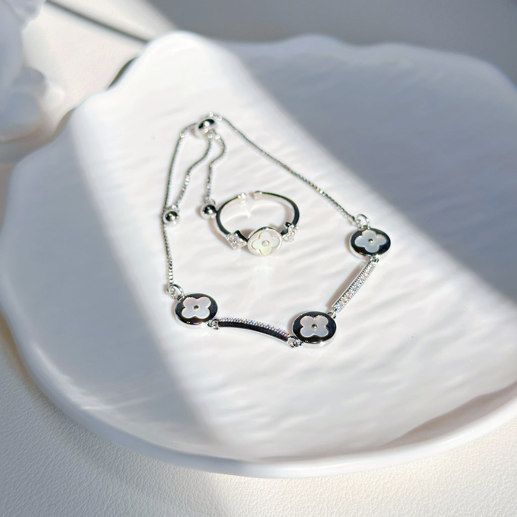 Four-Leaf Bloom Jewelry Set – Adjustable Bracelet, Open Ring, Pendant & Earrings | Gold/Silver