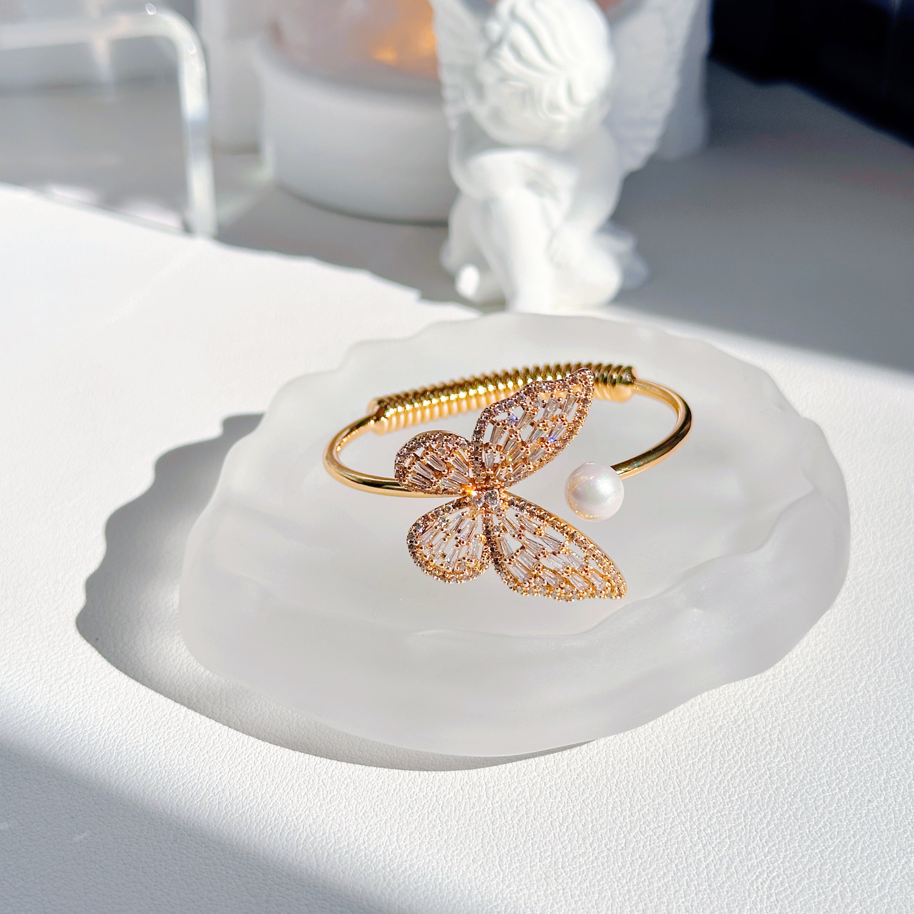 Luxury Pearl Butterfly Bracelet | Exquisite Gemstone & Pearl Design | Gold/Silver