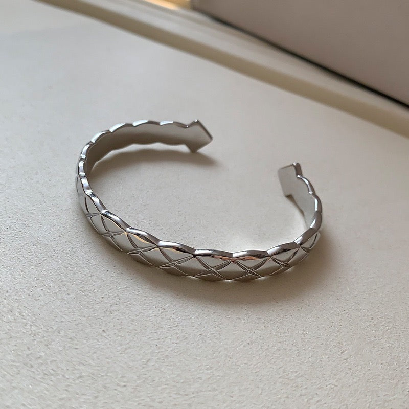 Classic Quilted Open Cuff Bracelet – Lightweight Luxury in 3 Colors