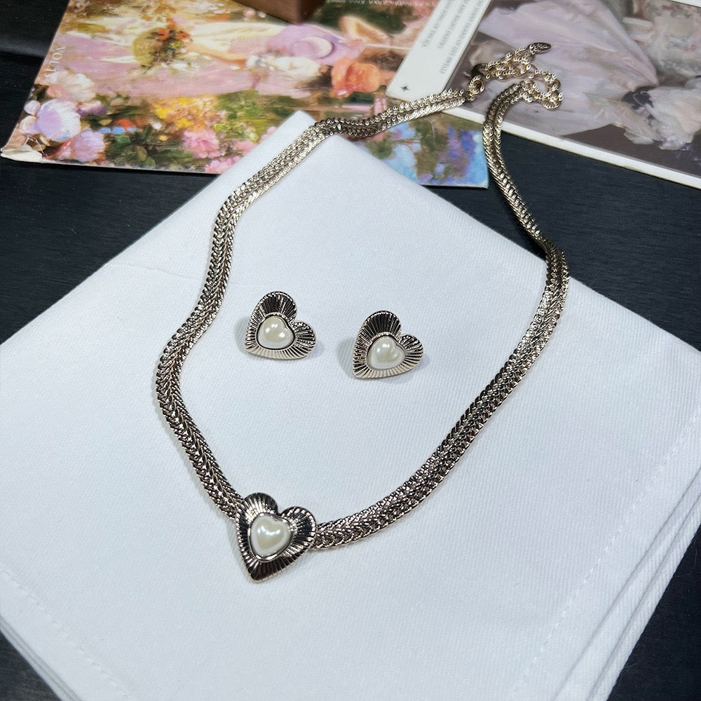 Pale Luna Vintage Heart: Pavé Zircon & Pearl Necklace and Stud Set