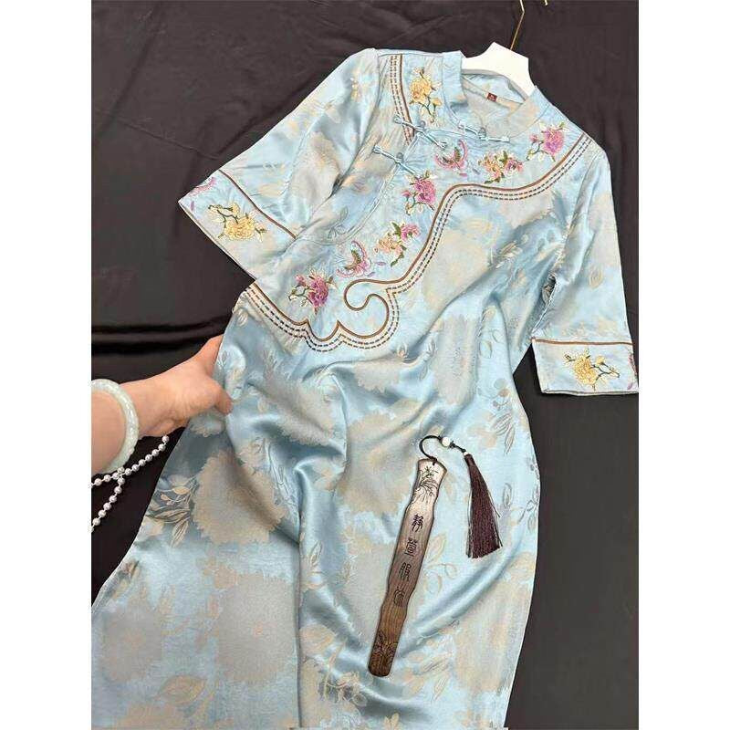 Silk-Blend Cheongsam Mini Dress – Slant Front, Floral Embroidery