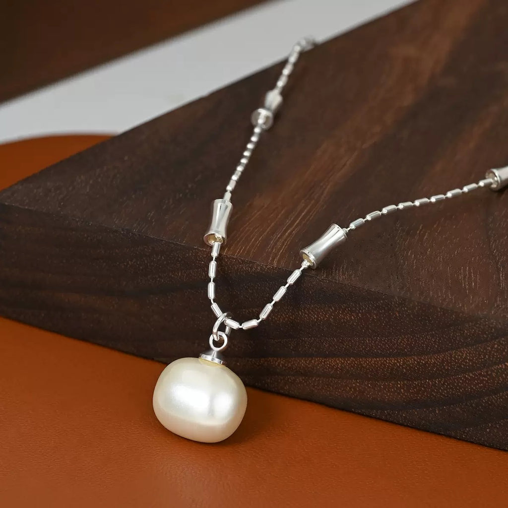 Style Silver Cube Pearl Pendant Necklace – Elegant Light Luxury Choker for Women