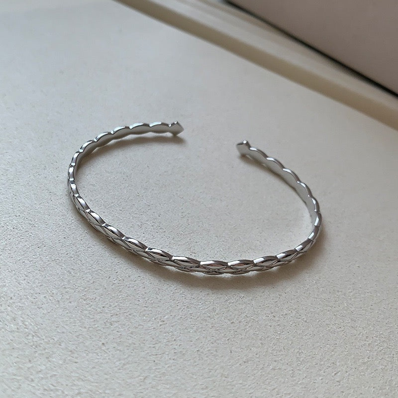 Classic Quilted Open Cuff Bracelet – Lightweight Luxury in 3 Colors