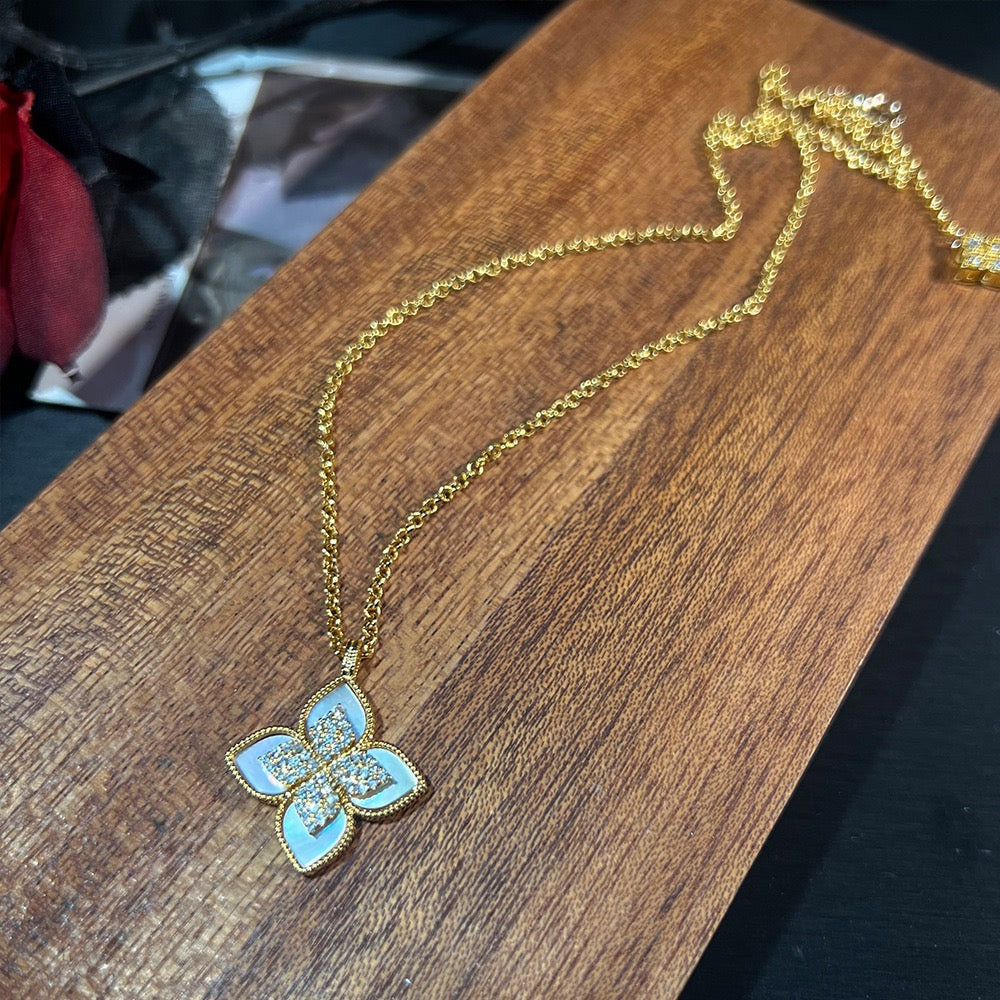 Petite Clover Set – Dainty Everyday Essentials