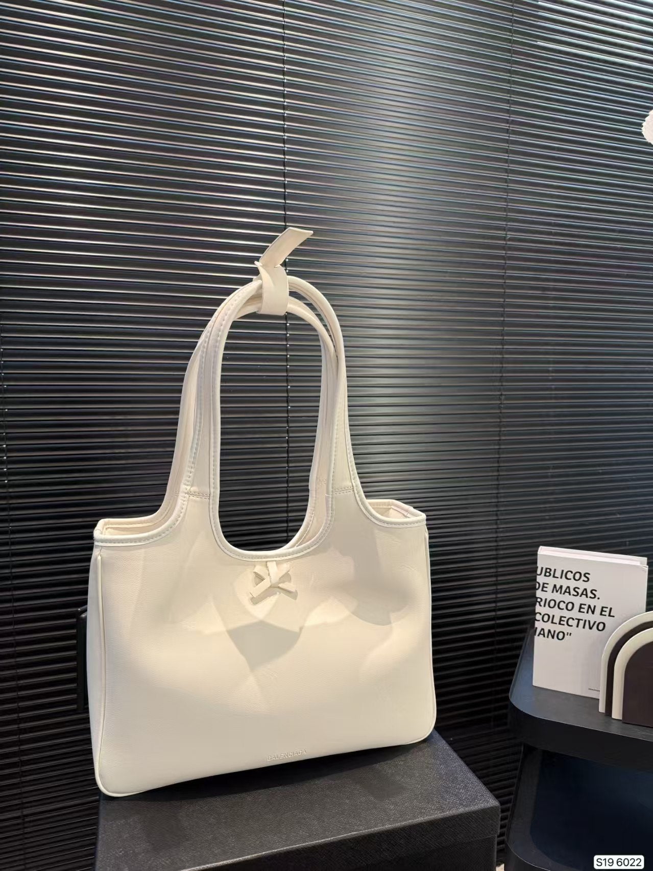 Minimalist Tote Bag – Large Capacity, 4 Colors