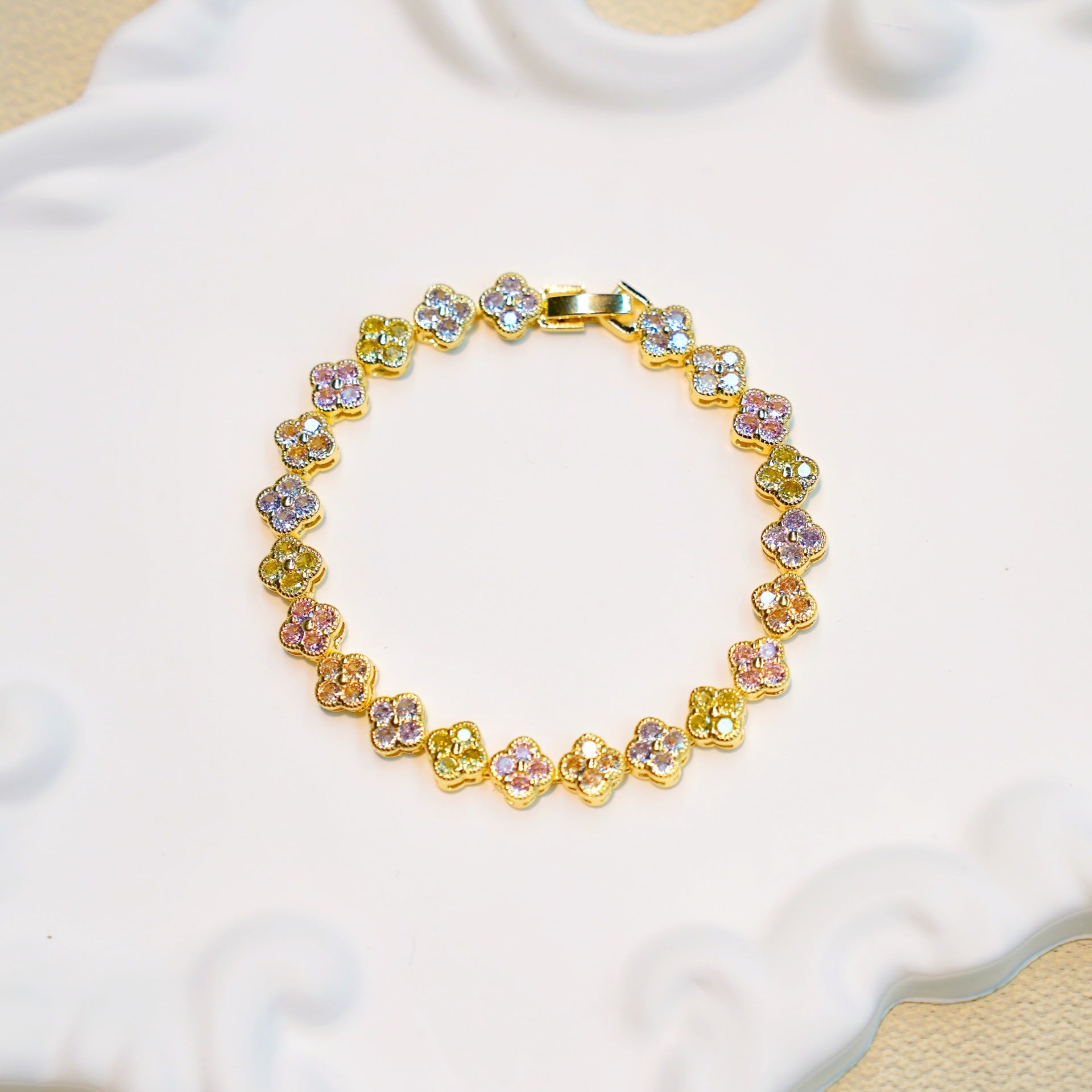 Four‑Leaf Clover Bracelet – 12 Gold Tone Designs