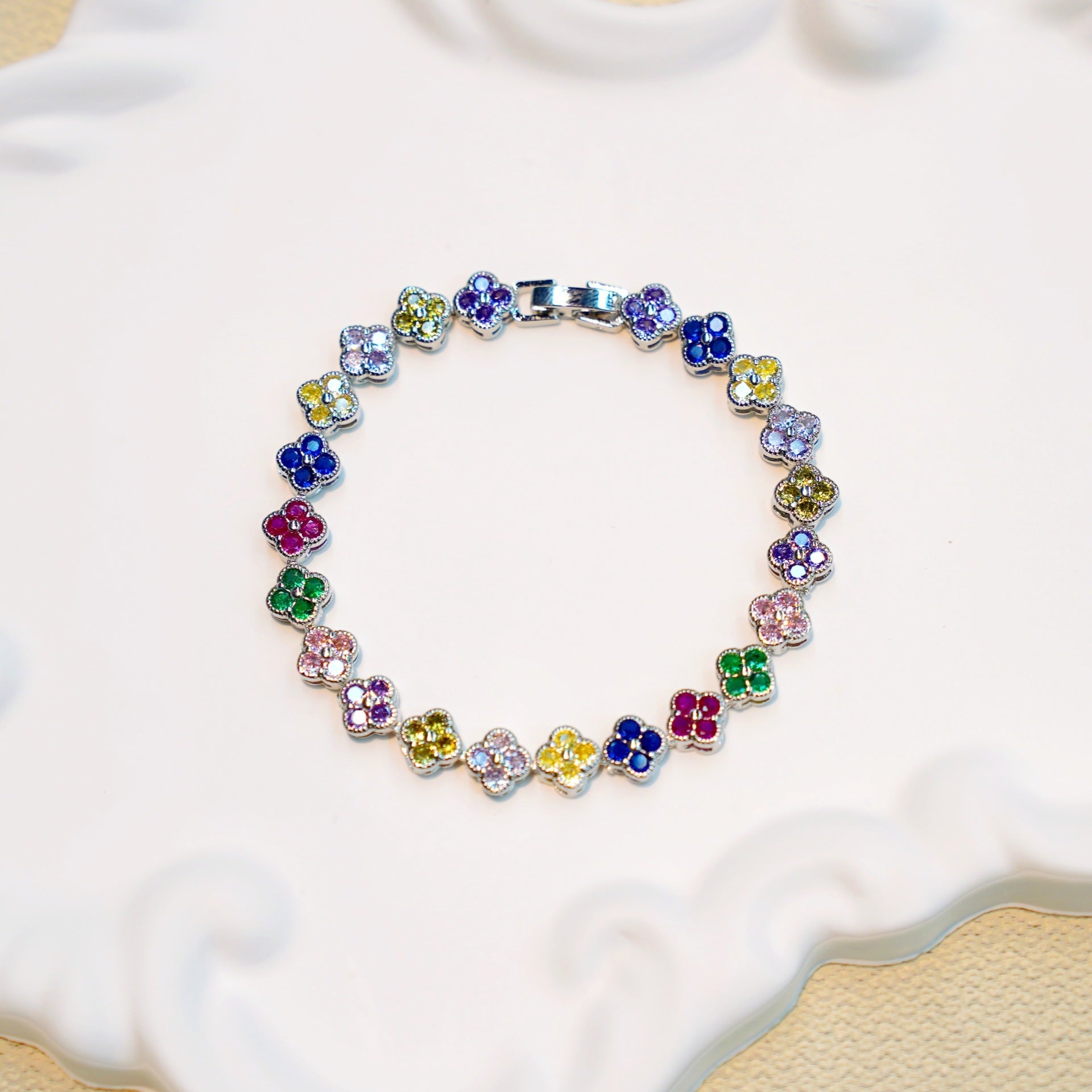 Four‑Leaf Clover Bracelet – 12 Gold Tone Designs
