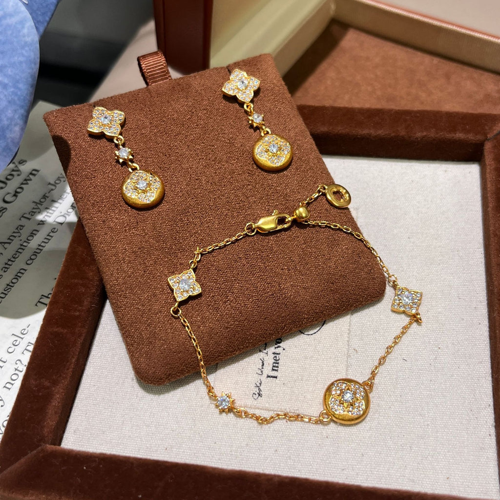 Persimmon & Clover Earrings / Bracelet – Brushed Gold, Full Pavé