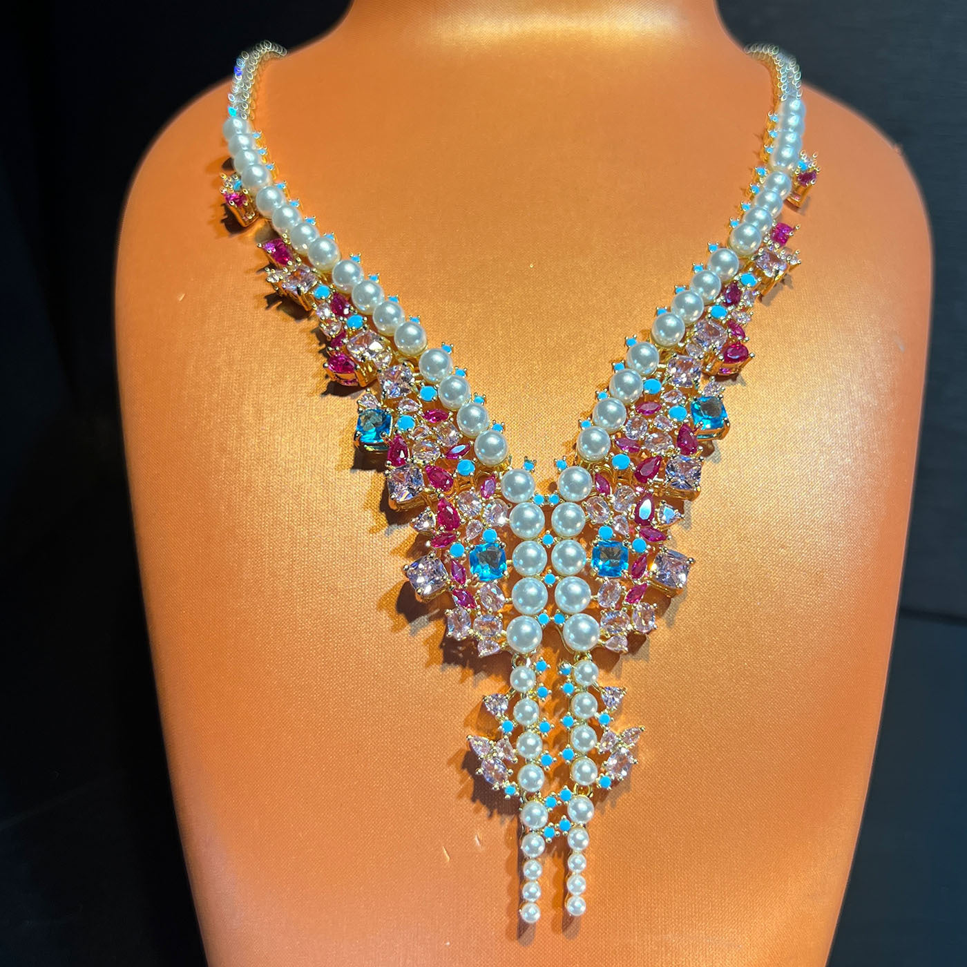 Chinese Vintage Pavé Jewelry Set – Necklace, Bracelet & Earrings in Gold