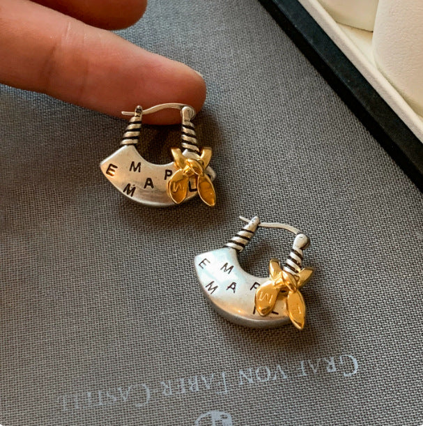 Small Fragrance Style Bow Earrings – Retro Gold/Silver Tone for Everyday Elegance