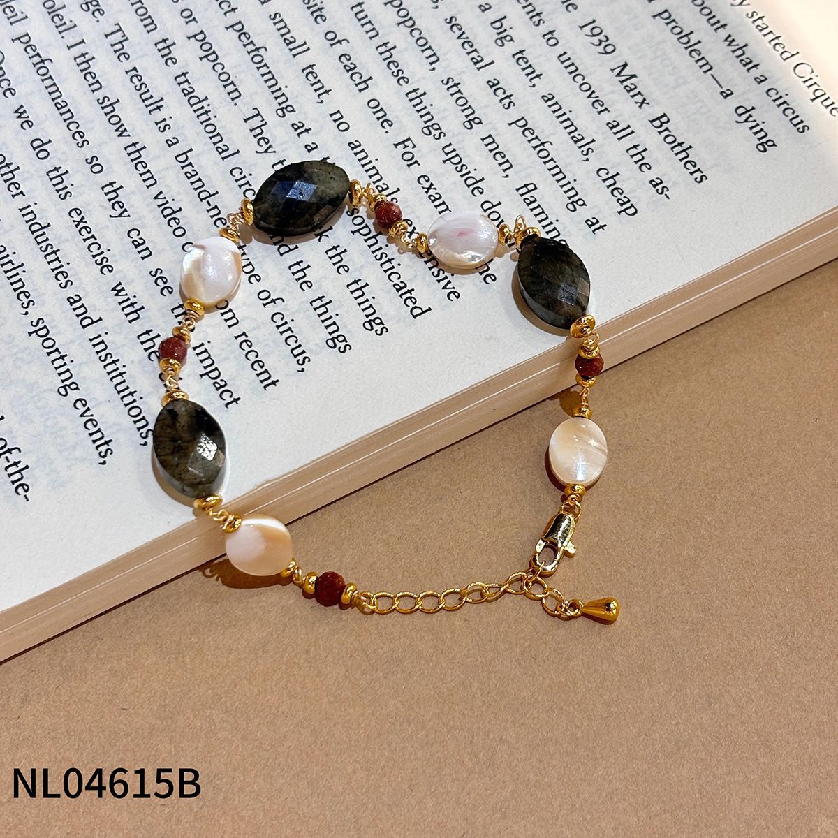 Mixed Material Pearl Bracelet – Freshwater Pearl, Natural Stone & 18K Gold