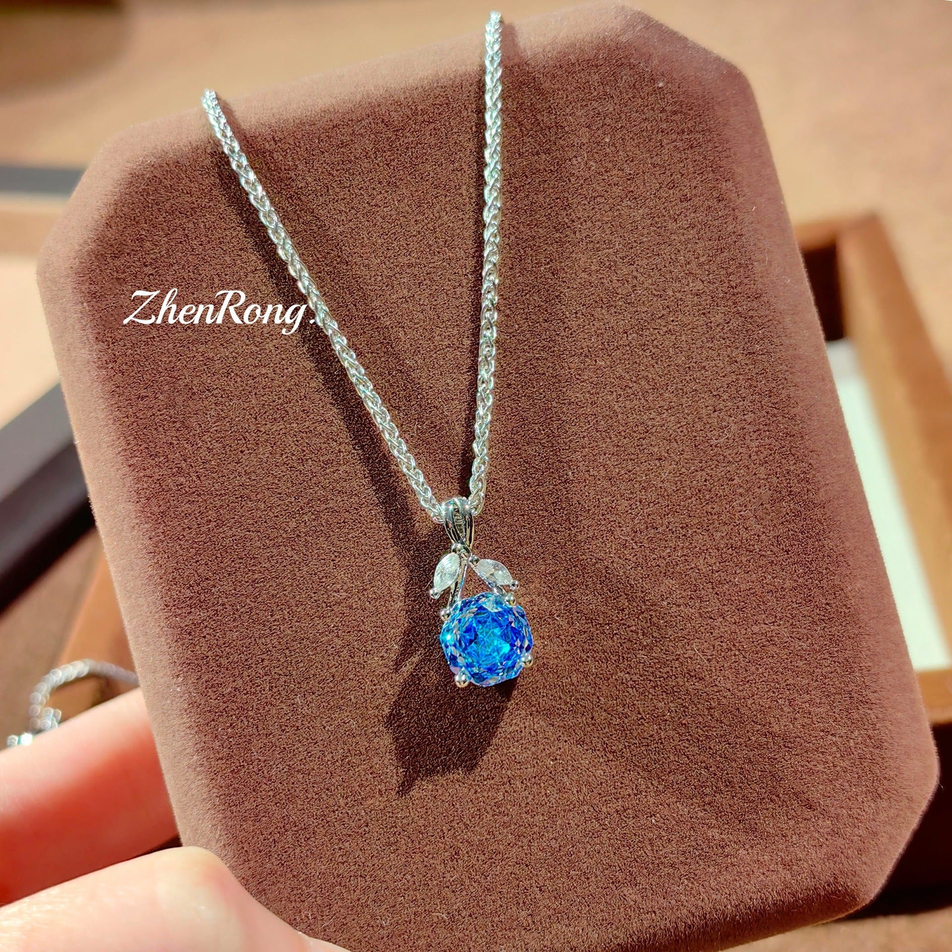 Klein Blue & Rose Gold Zirconia Set – Pendant, Ring & Studs