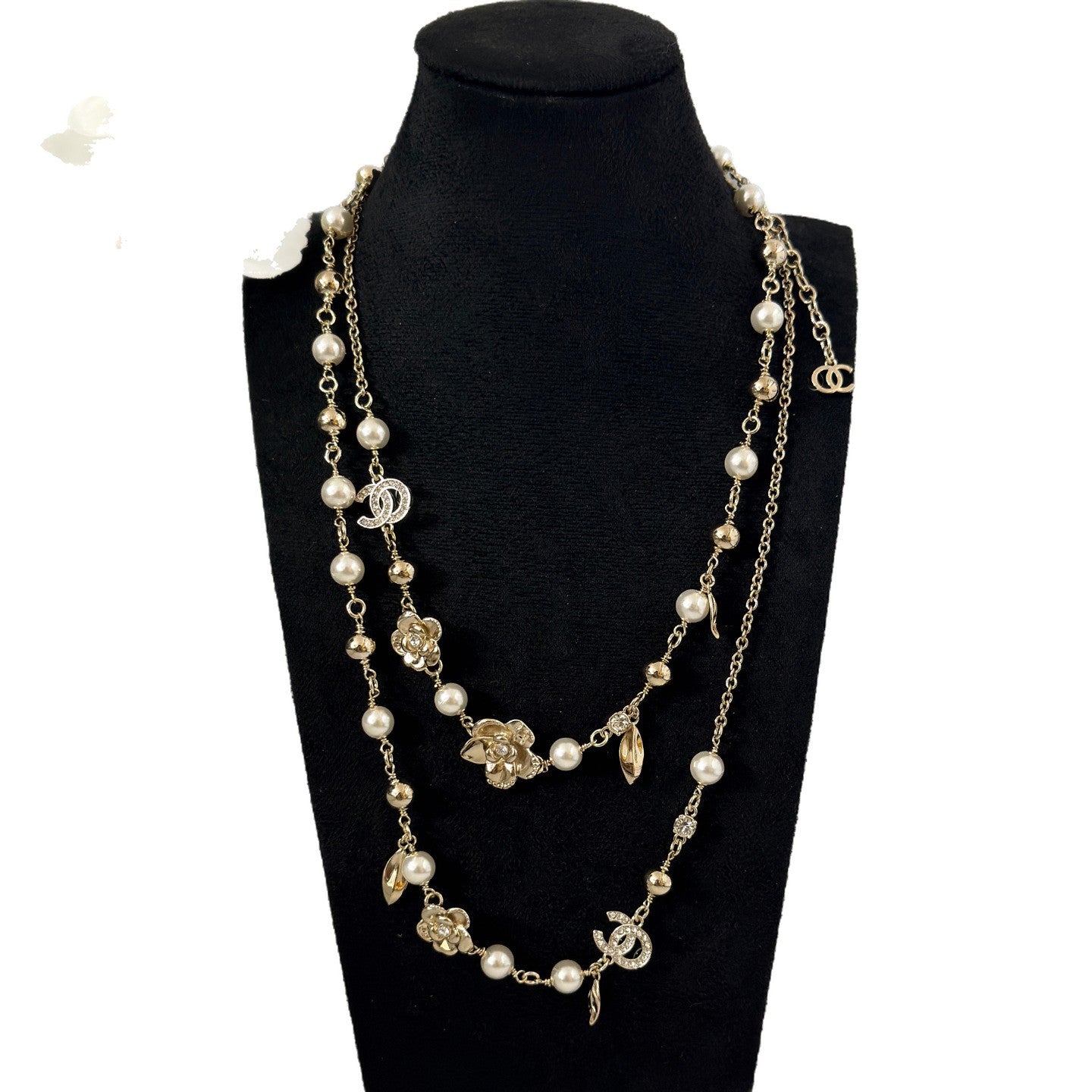 Pearl Camellia Sweater Chain – Light Luxury Long Necklace for Fall/Winter