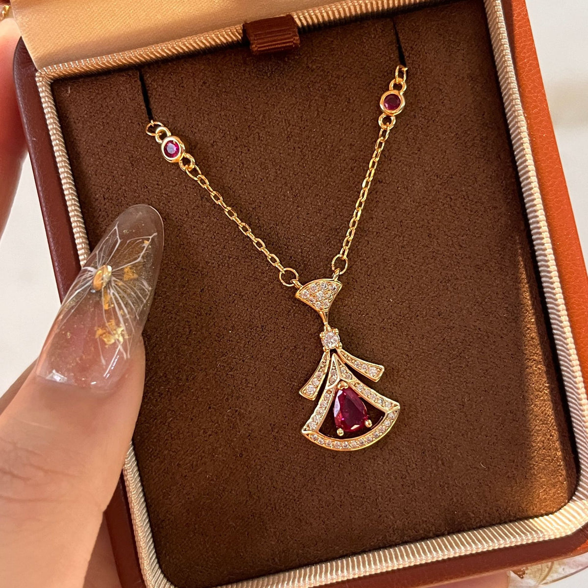 Ruby Fan Necklace – Champagne, Gold or White Gold