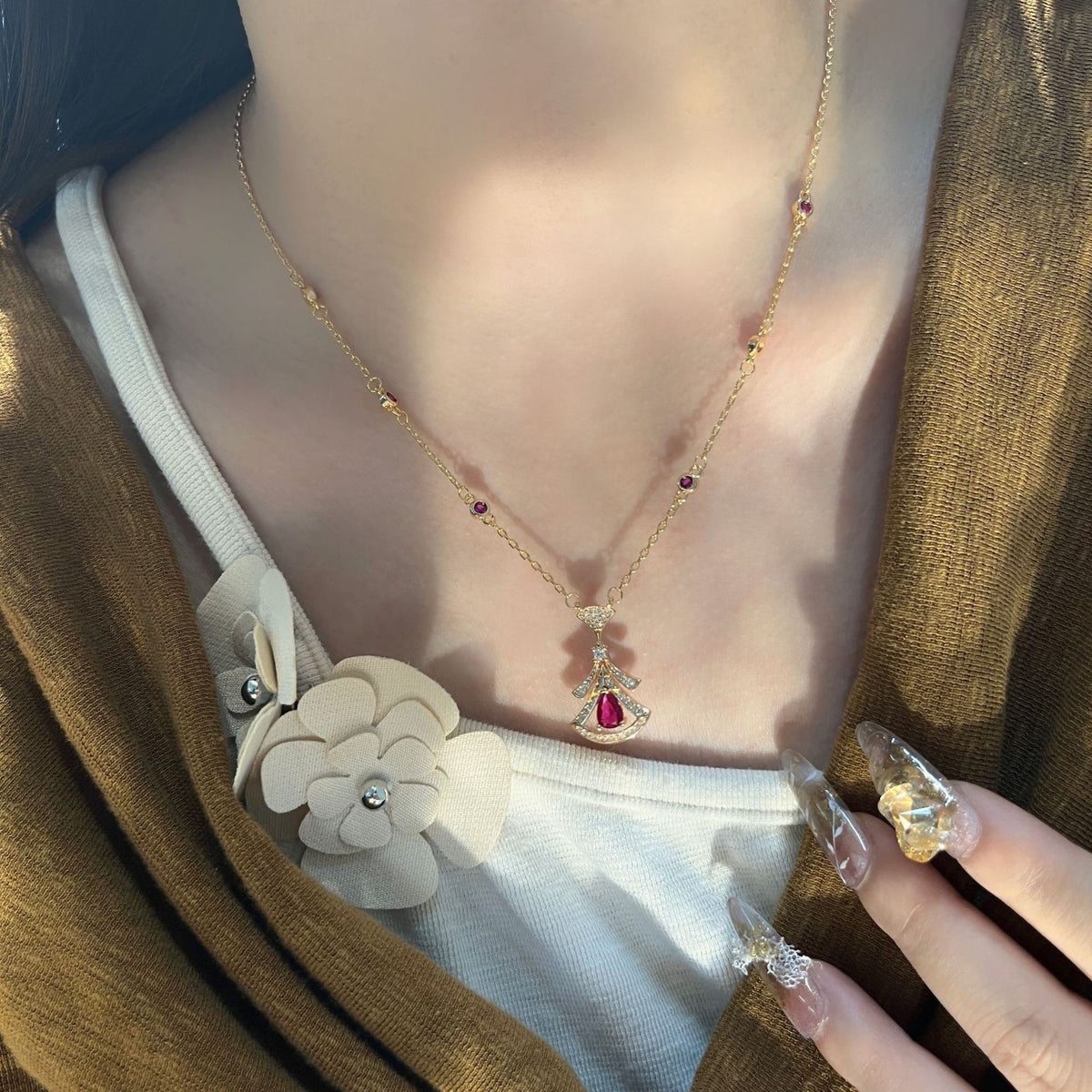 Ruby Fan Necklace – Champagne, Gold or White Gold