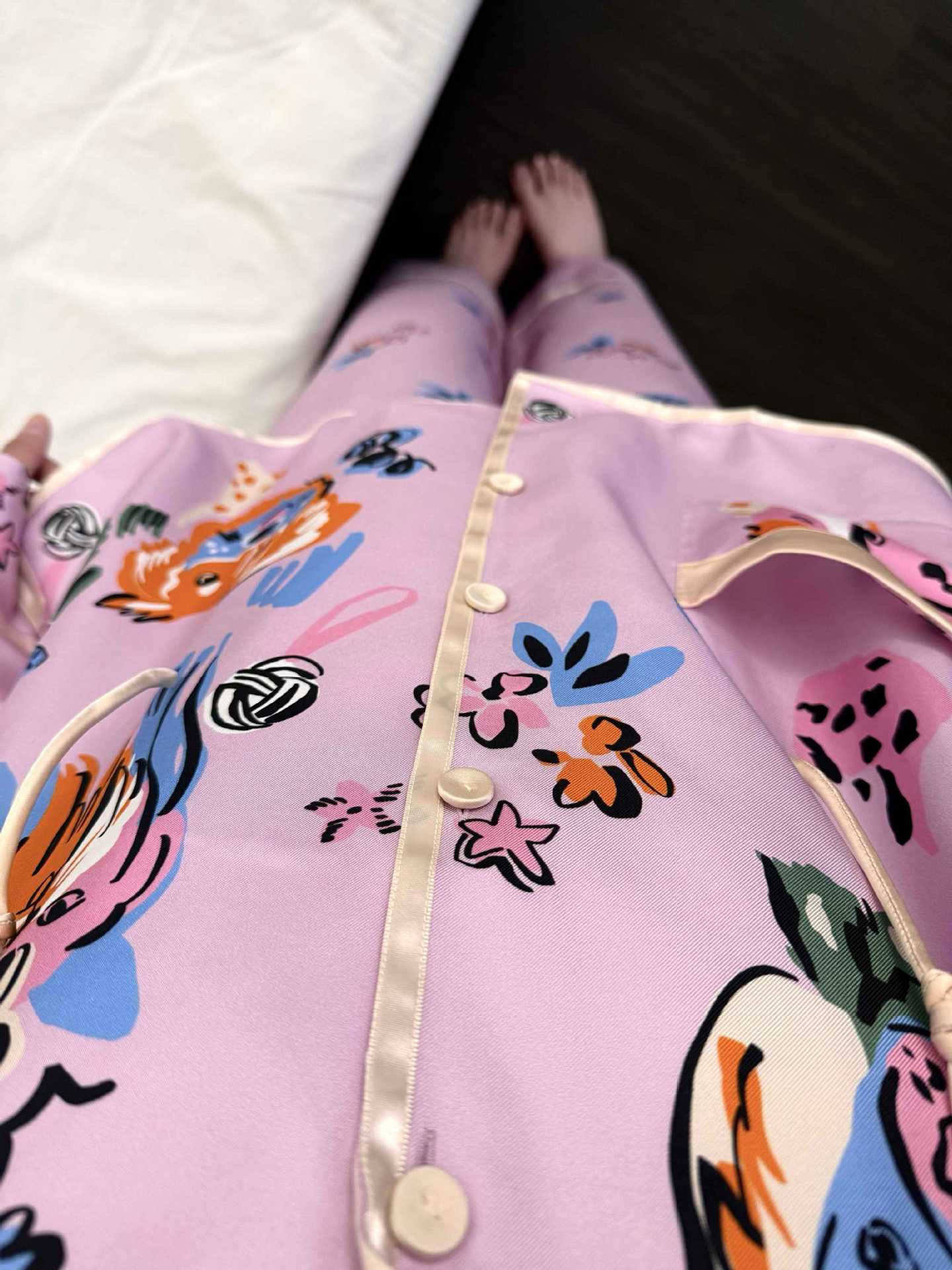 Cooling Ice Silk Pajama Set for Spring/Fall – Oversized Long Sleeve Sleepwear with Colorful Pattern