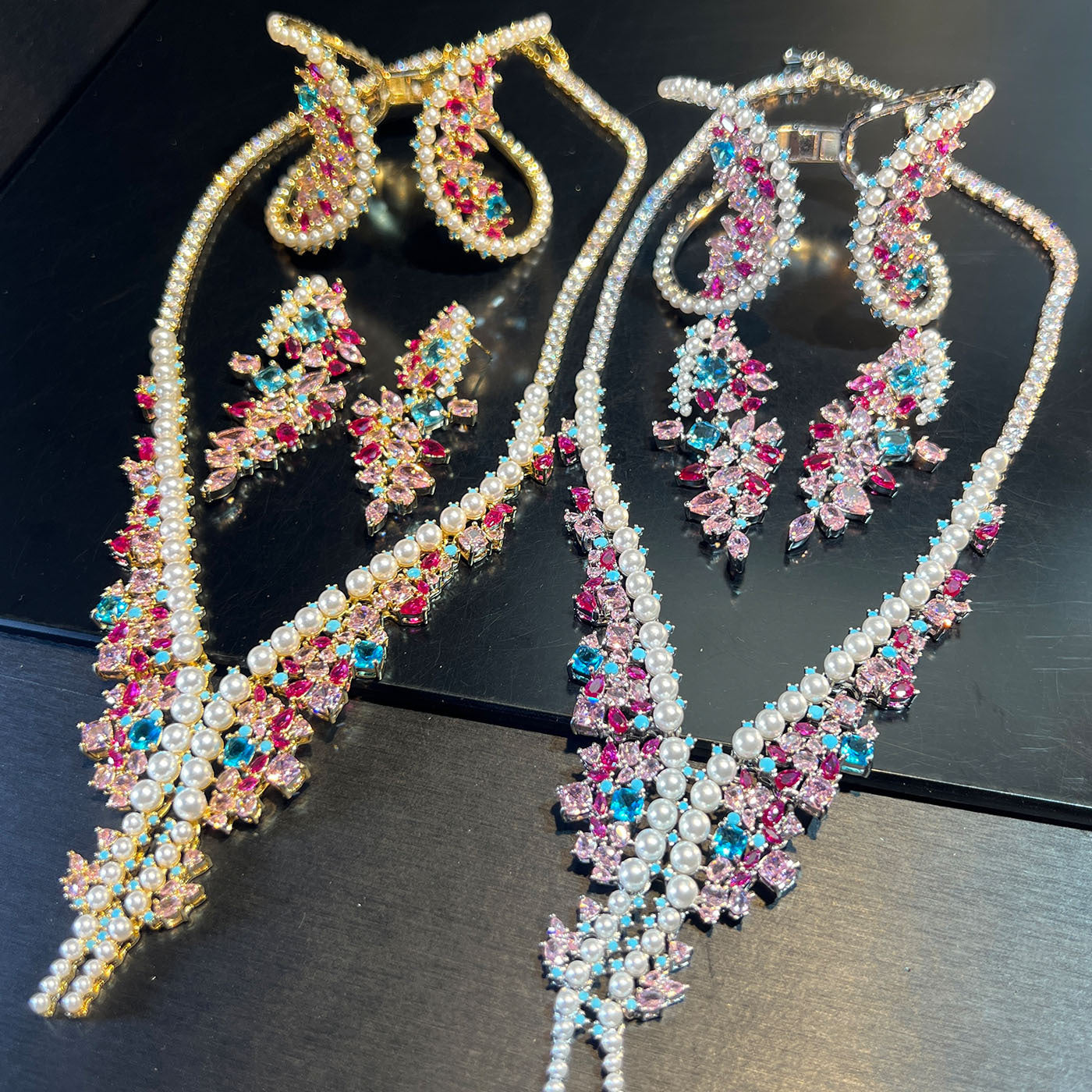 Chinese Vintage Pavé Jewelry Set – Necklace, Bracelet & Earrings in Gold
