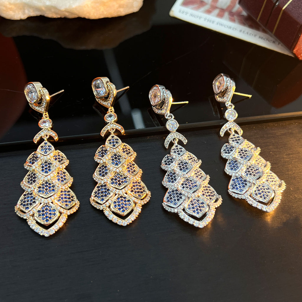 Light luxury high-end wing scales inlaid with zircon design