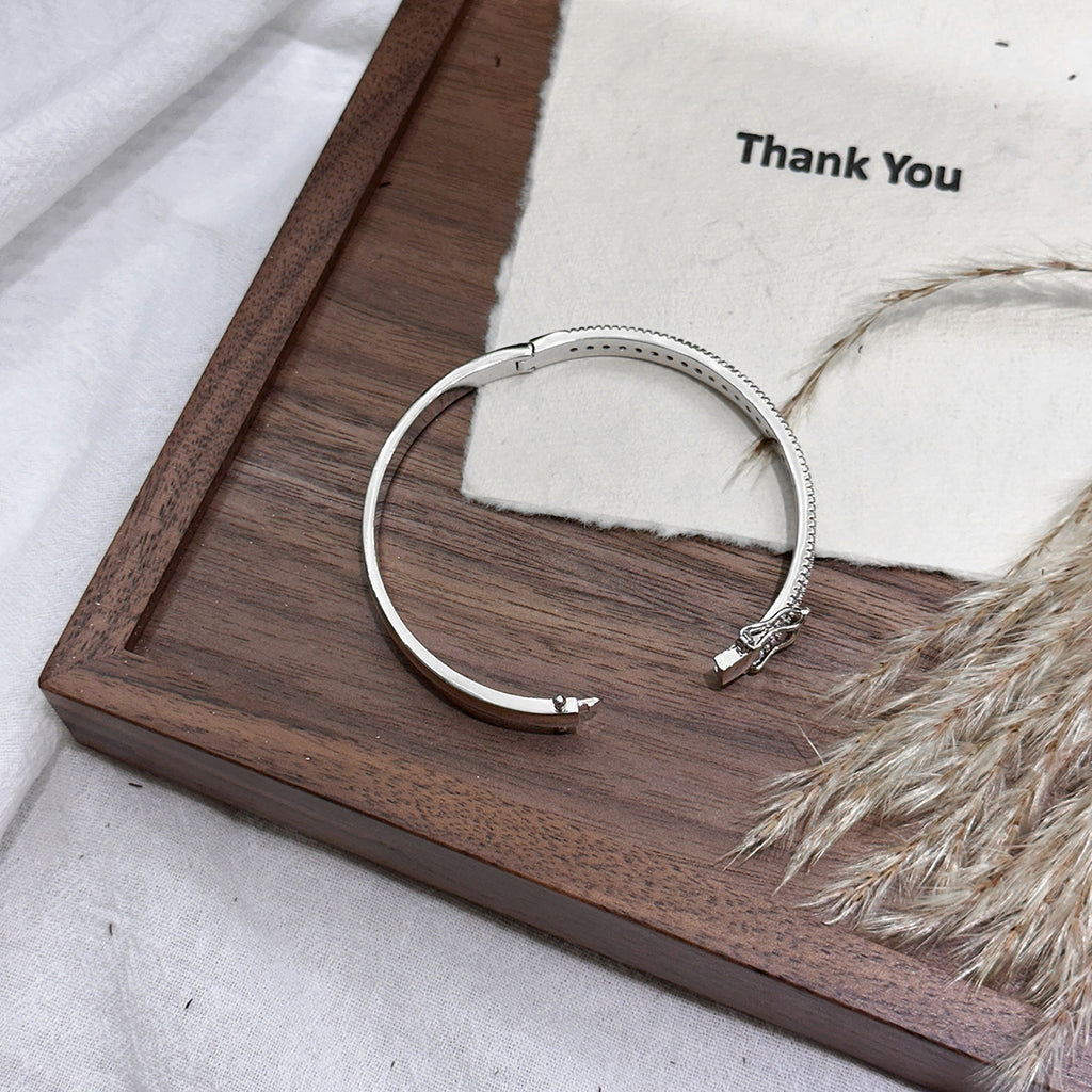 Full Pavé Row Bangle – Champagne or White Gold