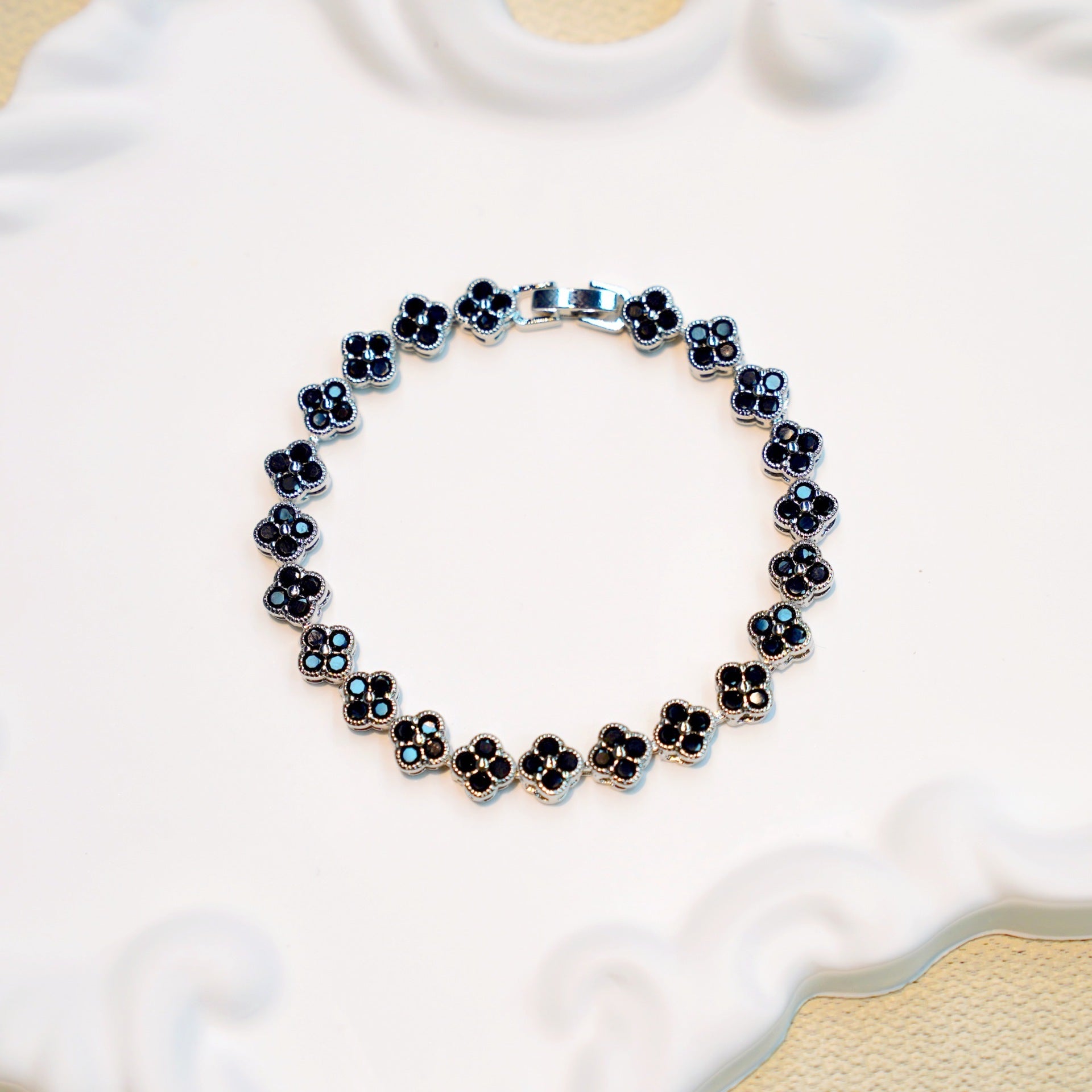 Four‑Leaf Clover Bracelet – 12 Gold Tone Designs