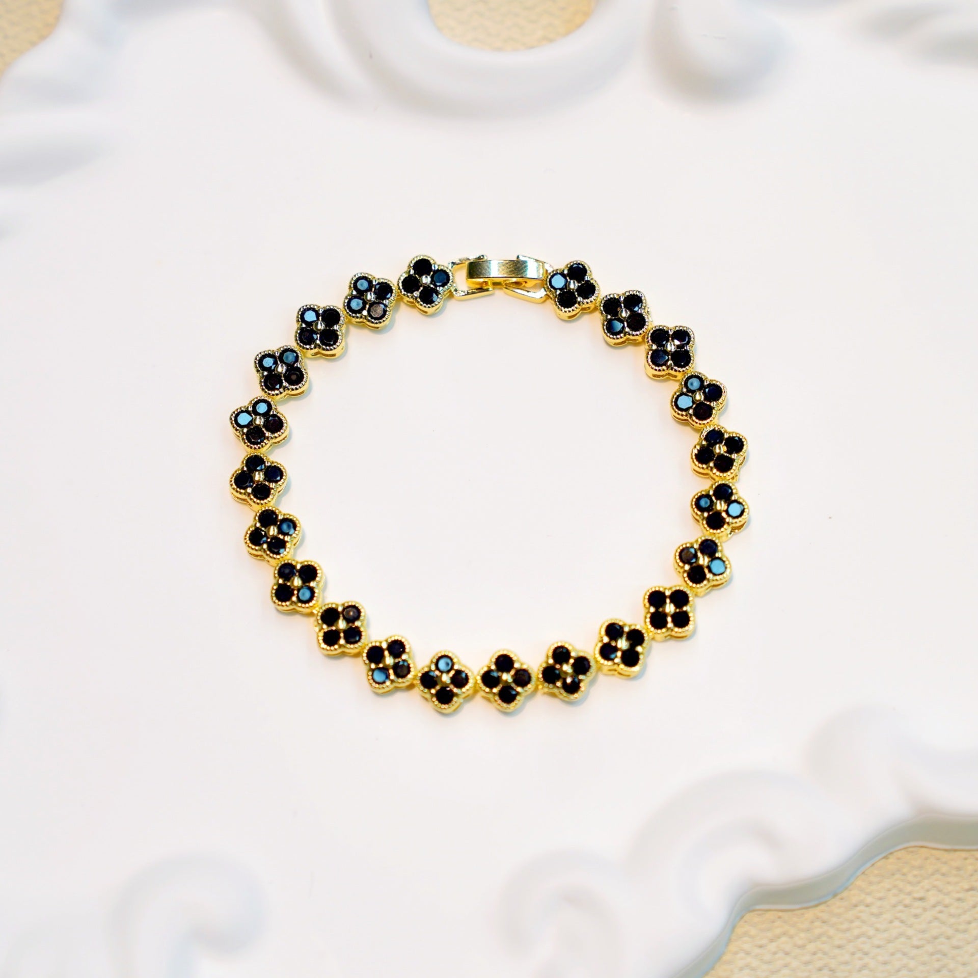 Four‑Leaf Clover Bracelet – 12 Gold Tone Designs