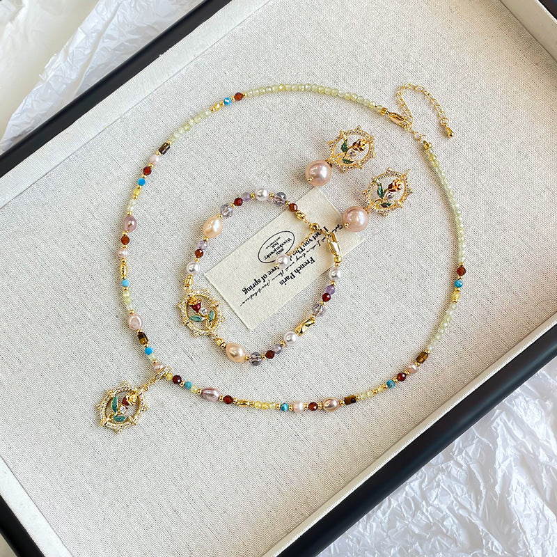 Romantic Vintage Rose Jewelry Set – Pearl Necklace & Earrings for Elegant Women