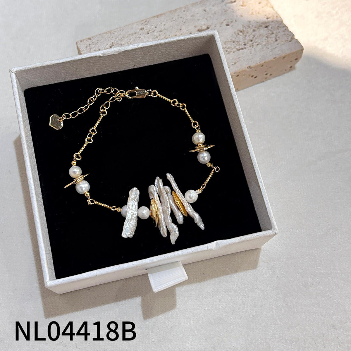 Mixed Material Pearl Bracelet – Freshwater Pearl, Natural Stone & 18K Gold