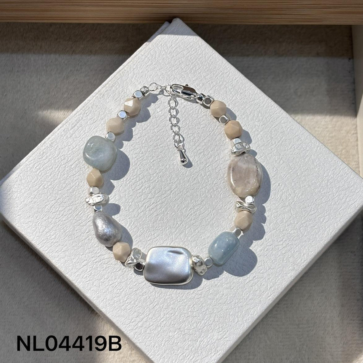 Mixed Material Pearl Bracelet – Freshwater Pearl, Natural Stone & 18K Gold