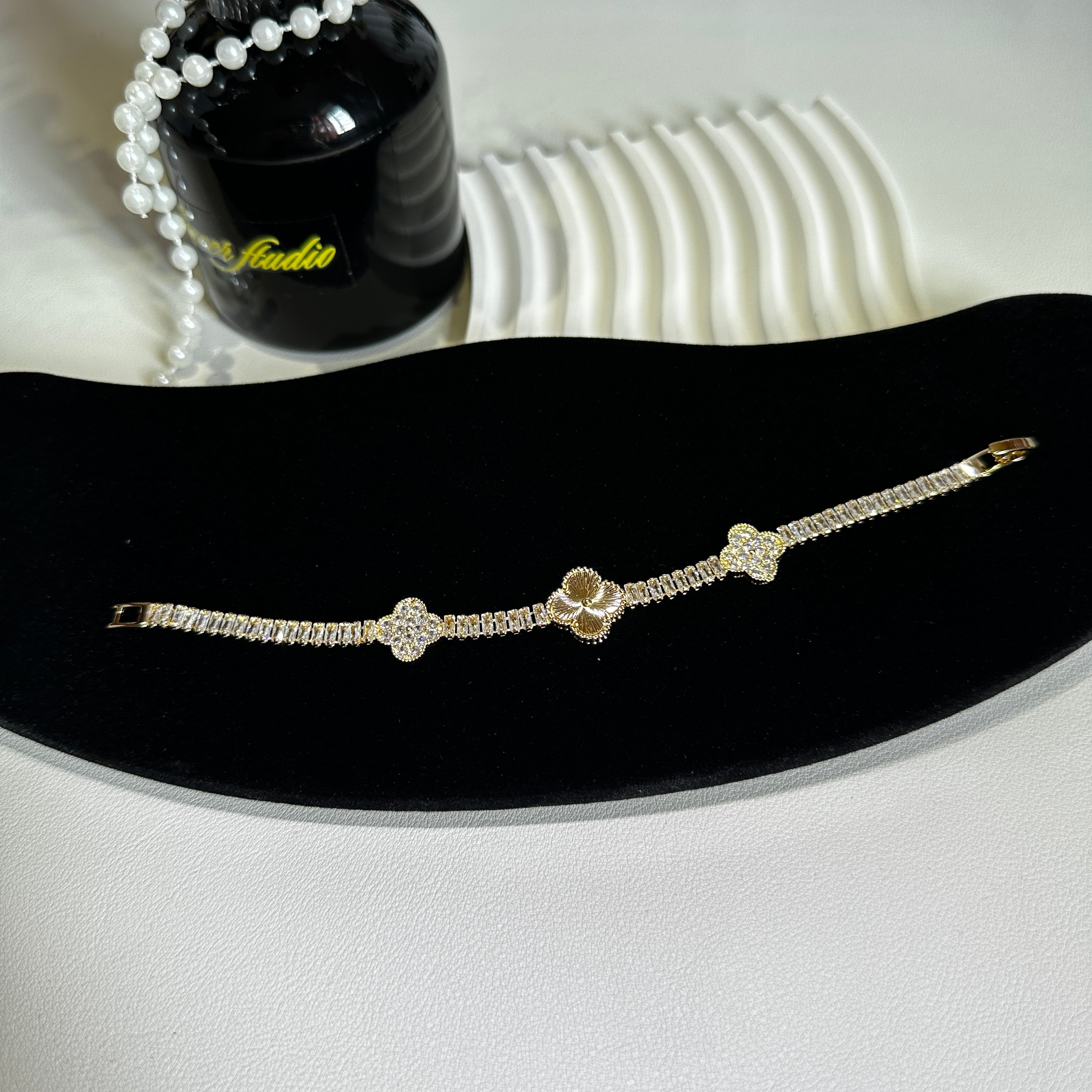 Gold Clover Bracelet - 18.5cm Four Leaf Clover Zirconia Bracelet | Luck & Protection Jewelry - Pale Luna Jewelry