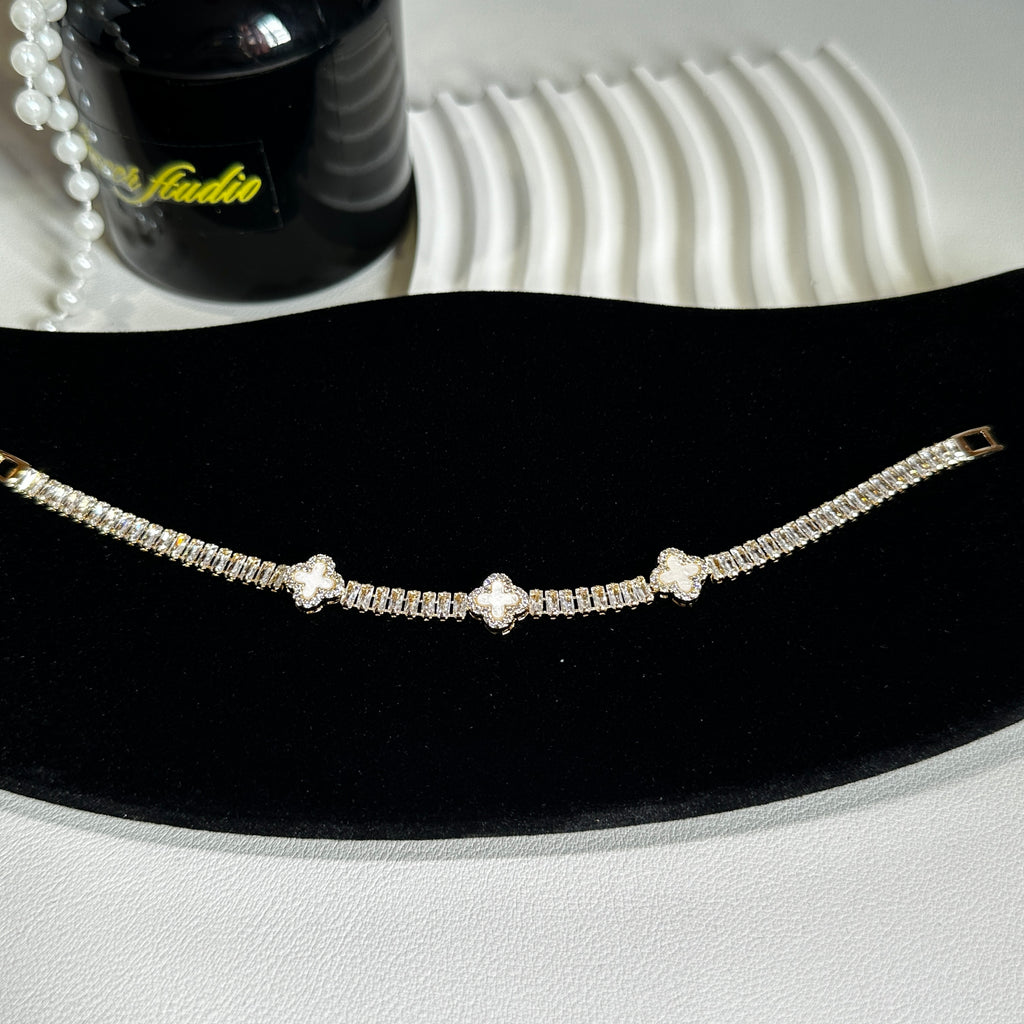 Gold Clover Bracelet - 18.5cm Four Leaf Clover Zirconia Bracelet | Luck & Protection Jewelry - Pale Luna Jewelry
