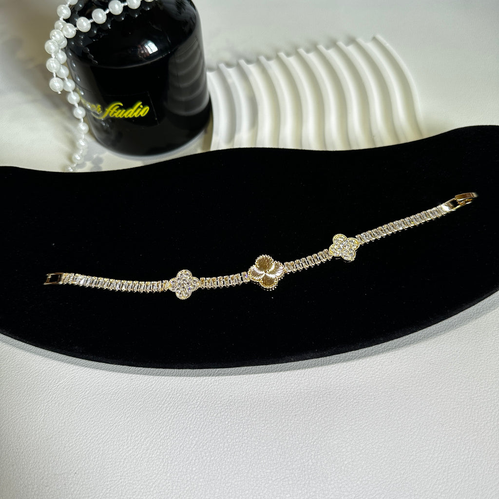 Gold Clover Bracelet - 18.5cm Four Leaf Clover Zirconia Bracelet | Luck & Protection Jewelry - Pale Luna Jewelry
